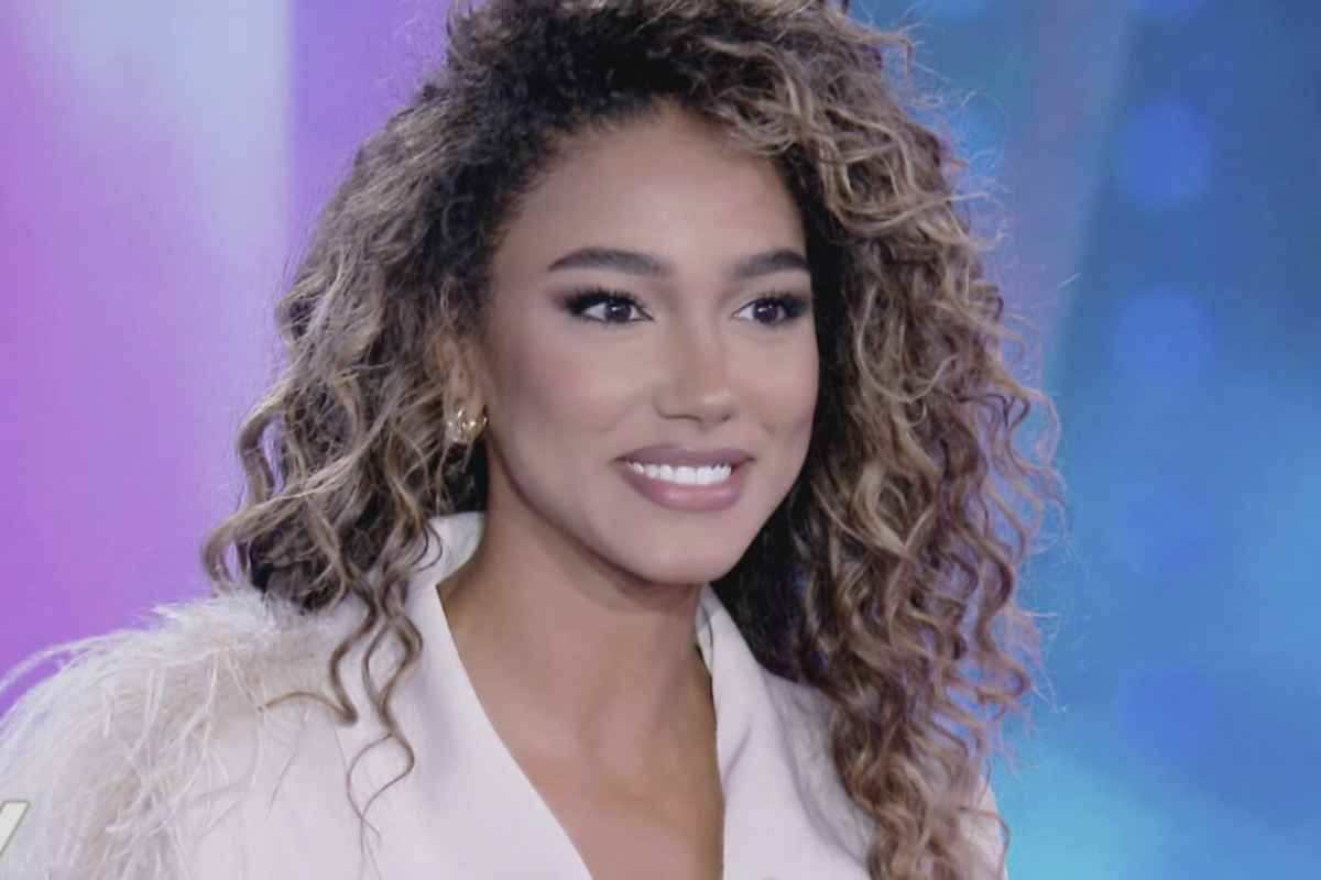 Le aspettative su una possibile promozione della giovane showgirl, attualmente co-conduttrice de La ruota della fortuna,